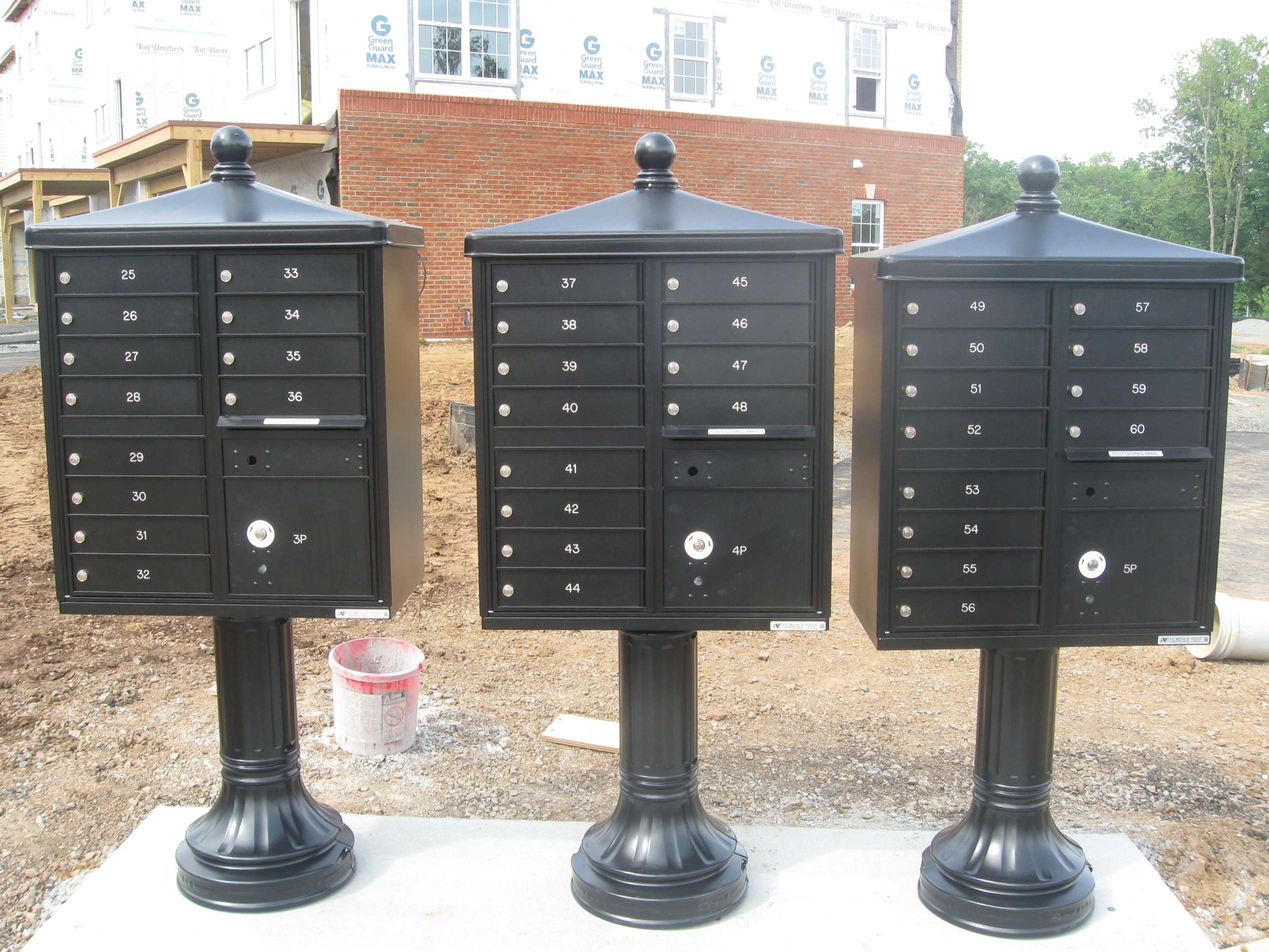 Apartment mailbox pedistal set